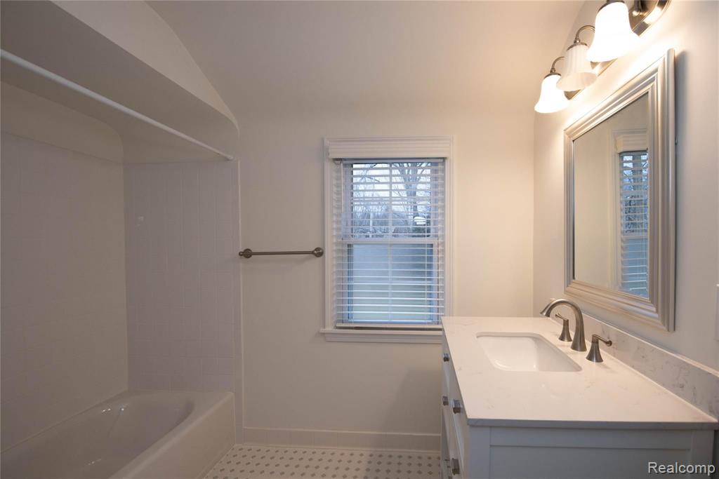 1699 Littlestone Road Grosse Pointe Woods, MI 48236 - Photo 39 of 54
