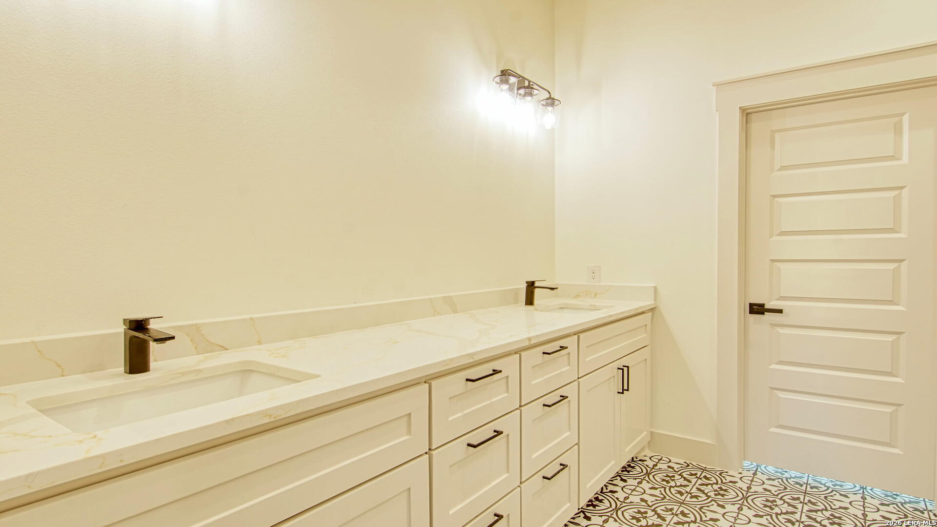 5546 Tanglewood Trail Spring Branch, TX 78070 - Photo 21 of 33