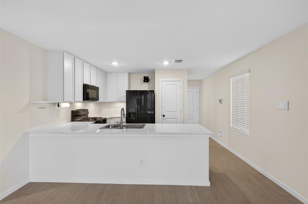 6201 Tilden Avenue Pilot Point, TX 76258 - Photo 7 of 29