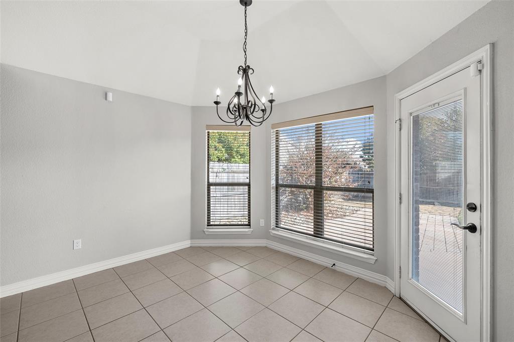 302 Canterbury Road Waco, TX 76712 - Photo 12 of 29 a view of a room with window