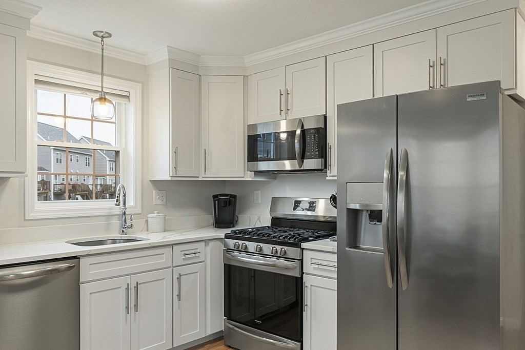 26 Riley Road, Unit 26 Tyngsborough, MA 01879 - Photo 13 of 40