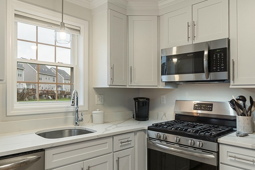 26 Riley Road, Unit 26 Tyngsborough, MA 01879 - Photo 15 of 40