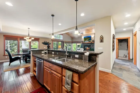 $1,475,000 | 11711 Hope Court, Unit B, Truckee, CA 96161