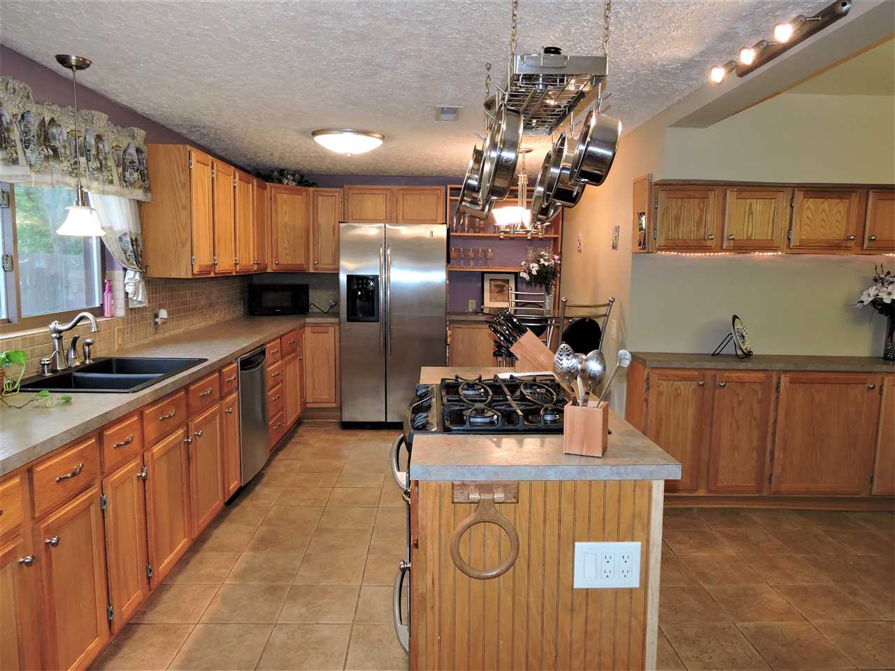 2013 North Red Bank Road Evansville, IN 47720 - Photo 4 of 27 Gallery Image 4