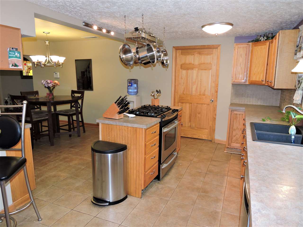 2013 North Red Bank Road Evansville, IN 47720 - Photo 9 of 27 Gallery Image 9