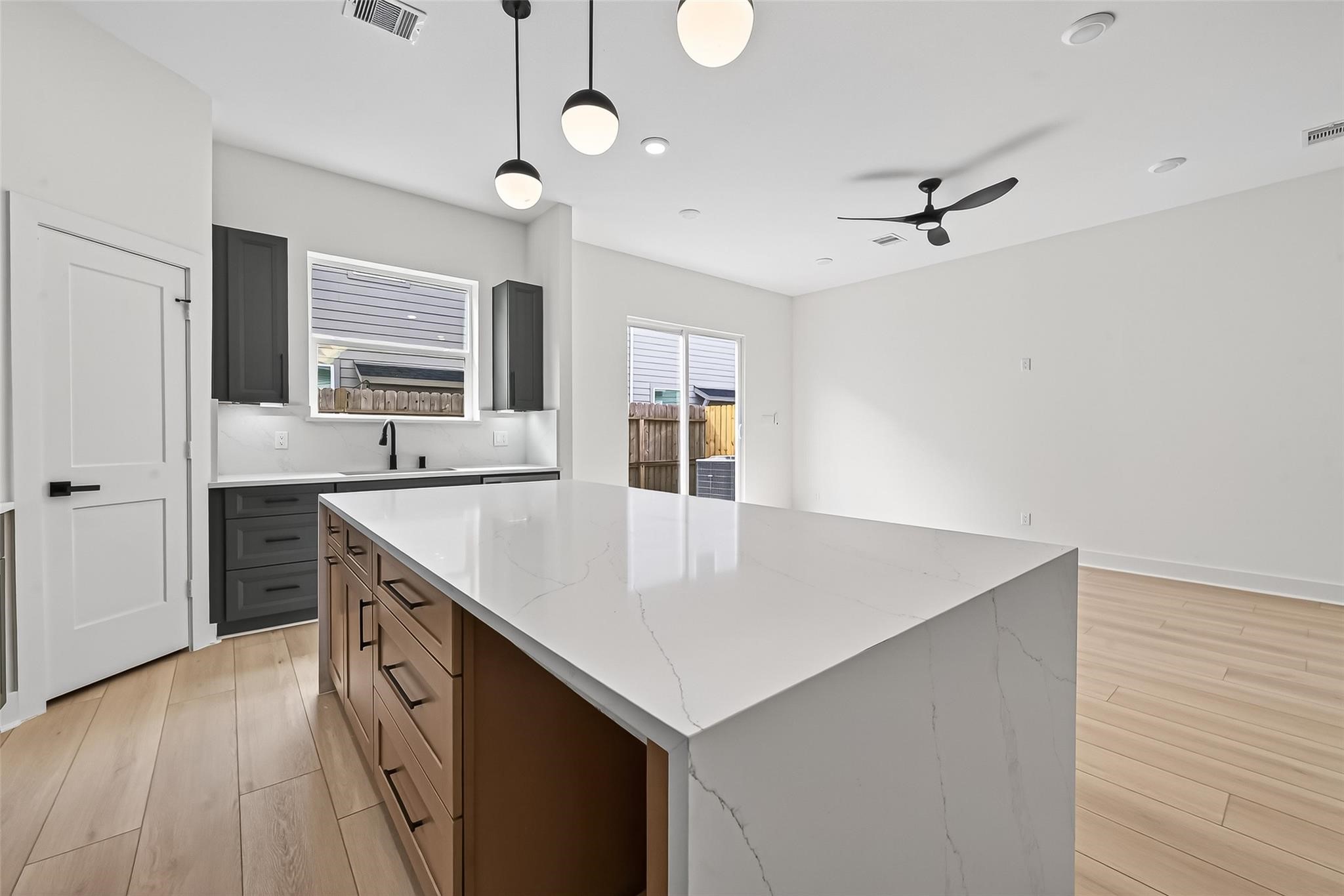 971 Highland Light Lane Houston, TX 77091 - Photo 14 of 39