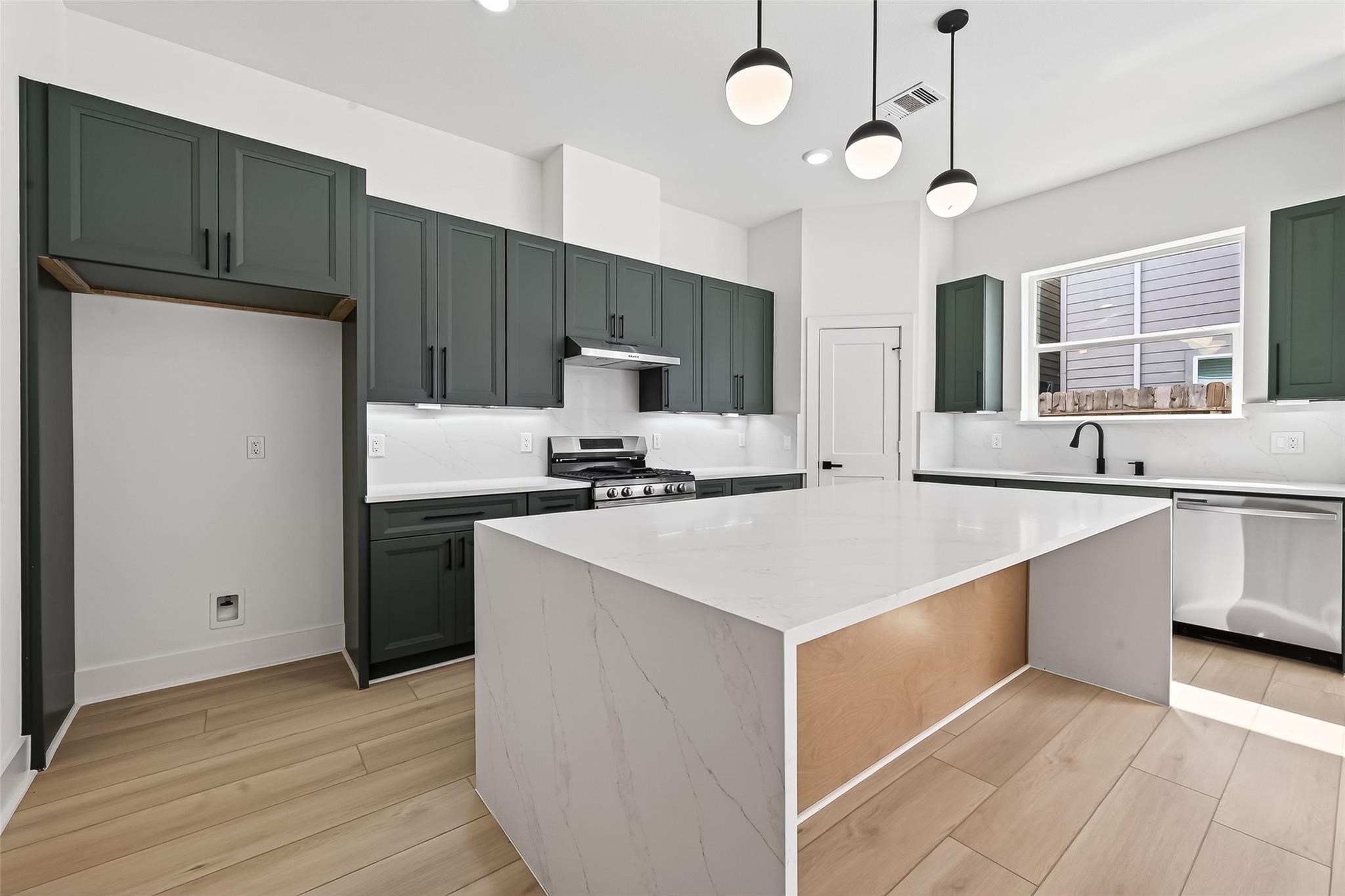 971 Highland Light Lane Houston, TX 77091 - Photo 15 of 39