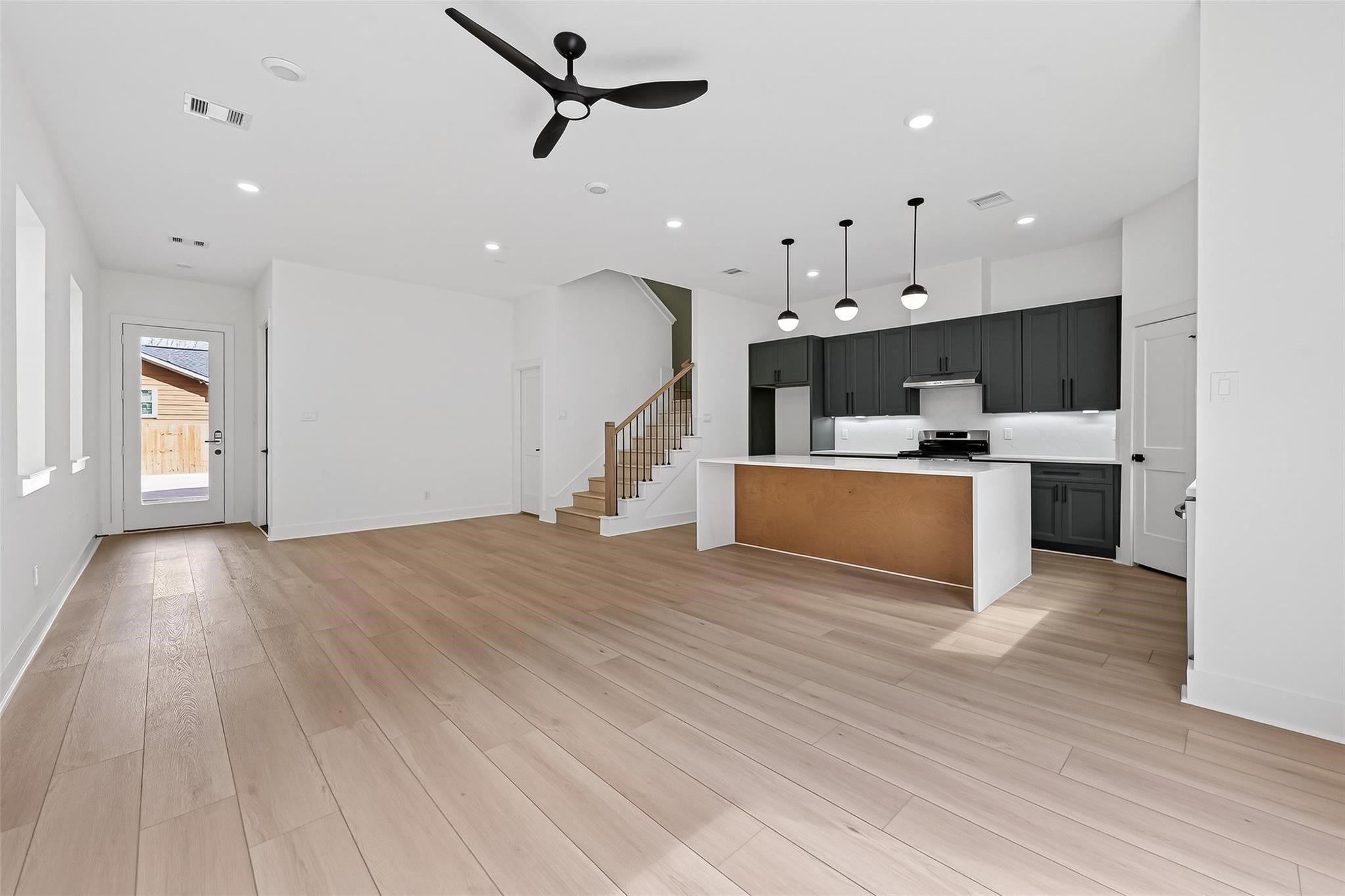 971 Highland Light Lane Houston, TX 77091 - Photo 6 of 39