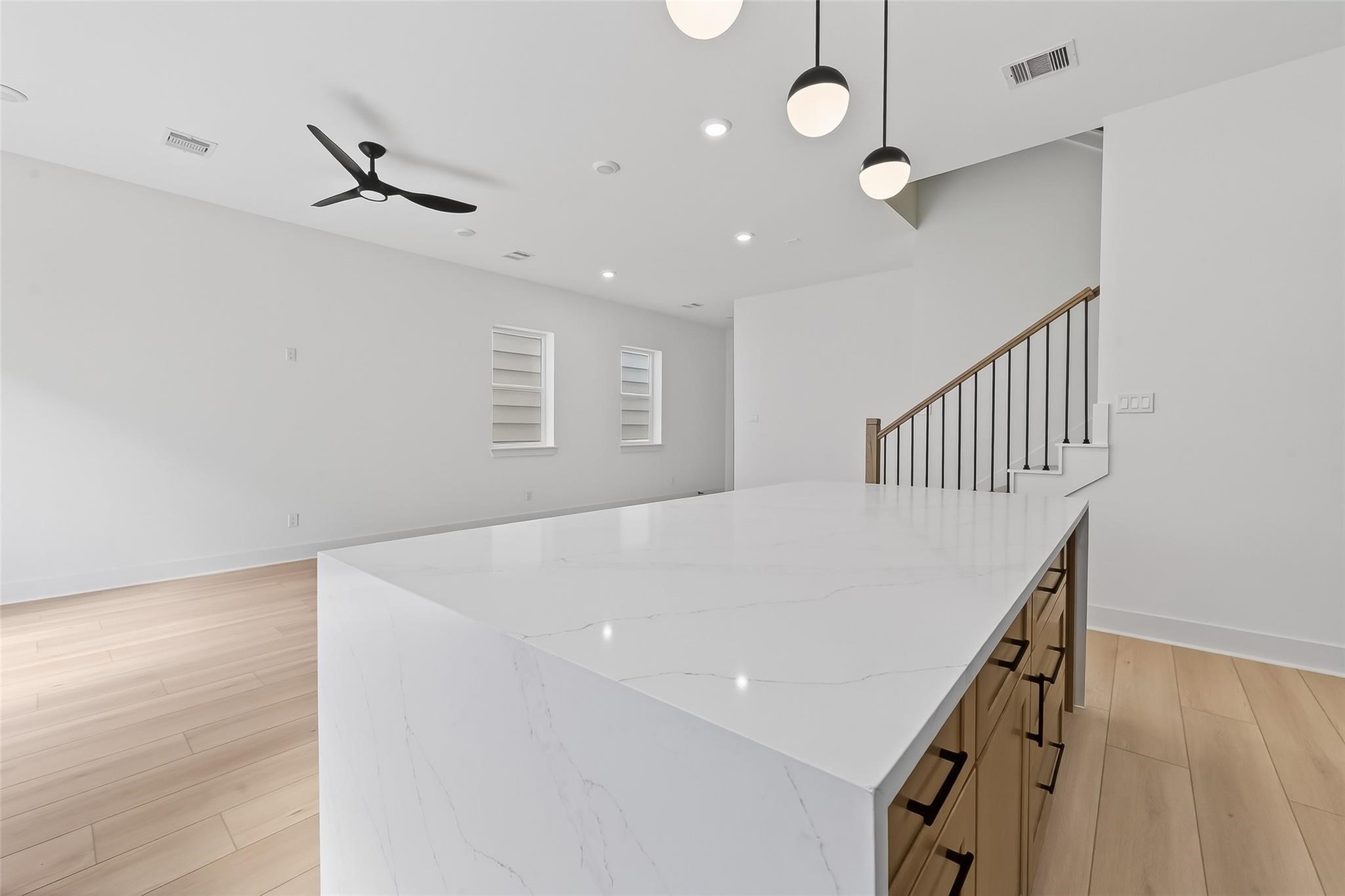 971 Highland Light Lane Houston, TX 77091 - Photo 9 of 39