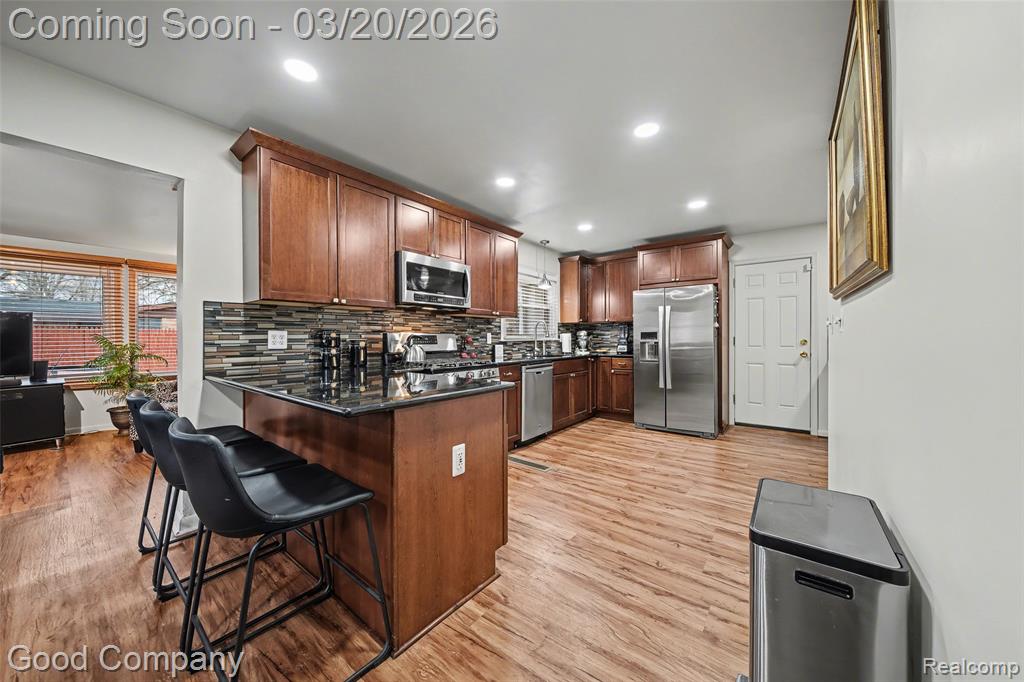 29661 Chelmsford Road Southfield, MI 48076 - Photo 6 of 30 Gallery Image 6