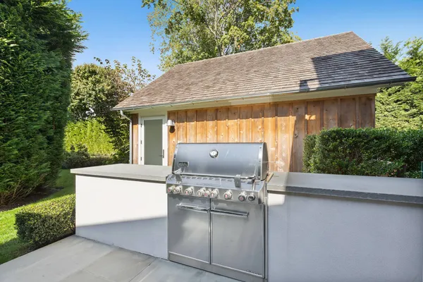 a view of house with outdoor space