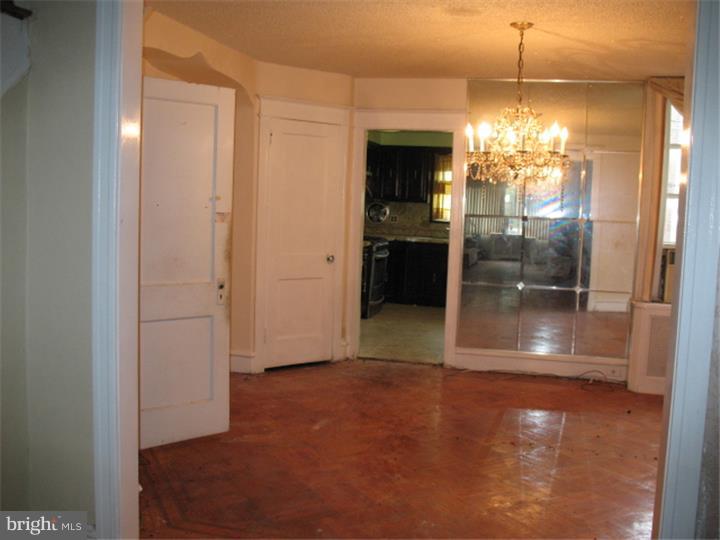 5781 Nassau Road Philadelphia, PA 19131 - Photo 11 of 25 Dining Room