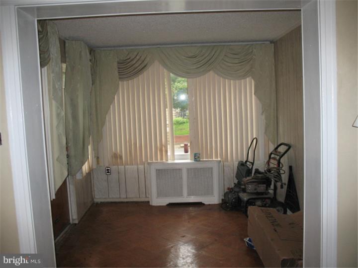 5781 Nassau Road Philadelphia, PA 19131 - Photo 7 of 25 Enclosed Porch