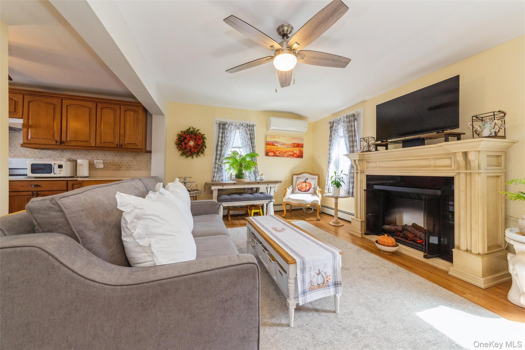 181 Suffolk Road, Unit UPPR Island Park, NY 11558 - Photo 4 of 24 Gallery Image 4