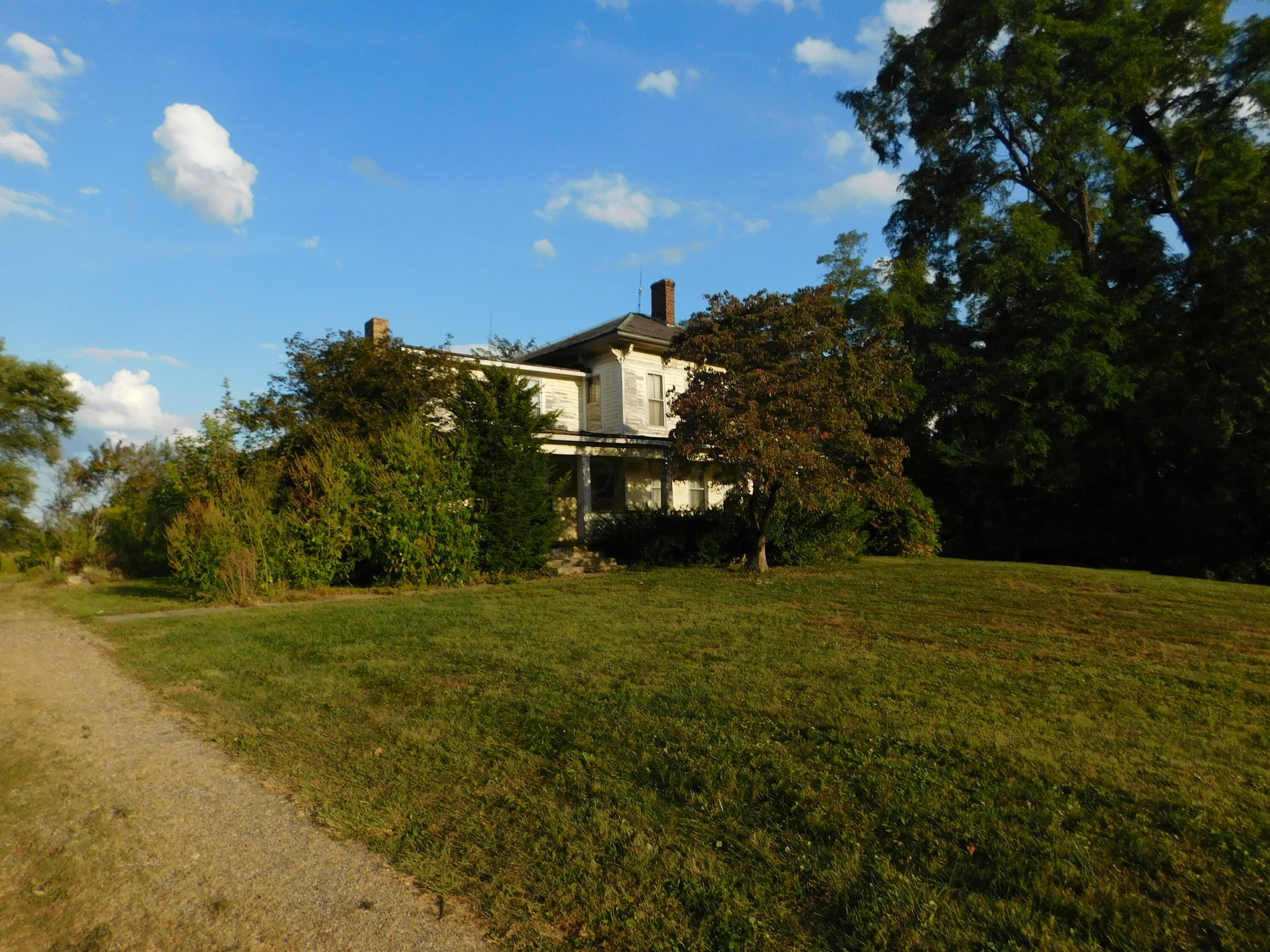 6753 Outville Road Southwest Pataskala, OH 43062 - Photo 4 of 23 Front