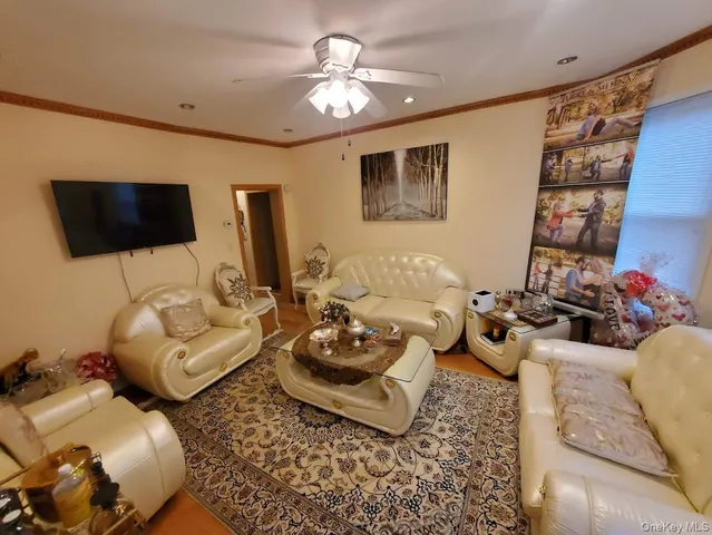 $3,170 | 83 Kraemer Street, Unit 1, Hicksville, NY 11801