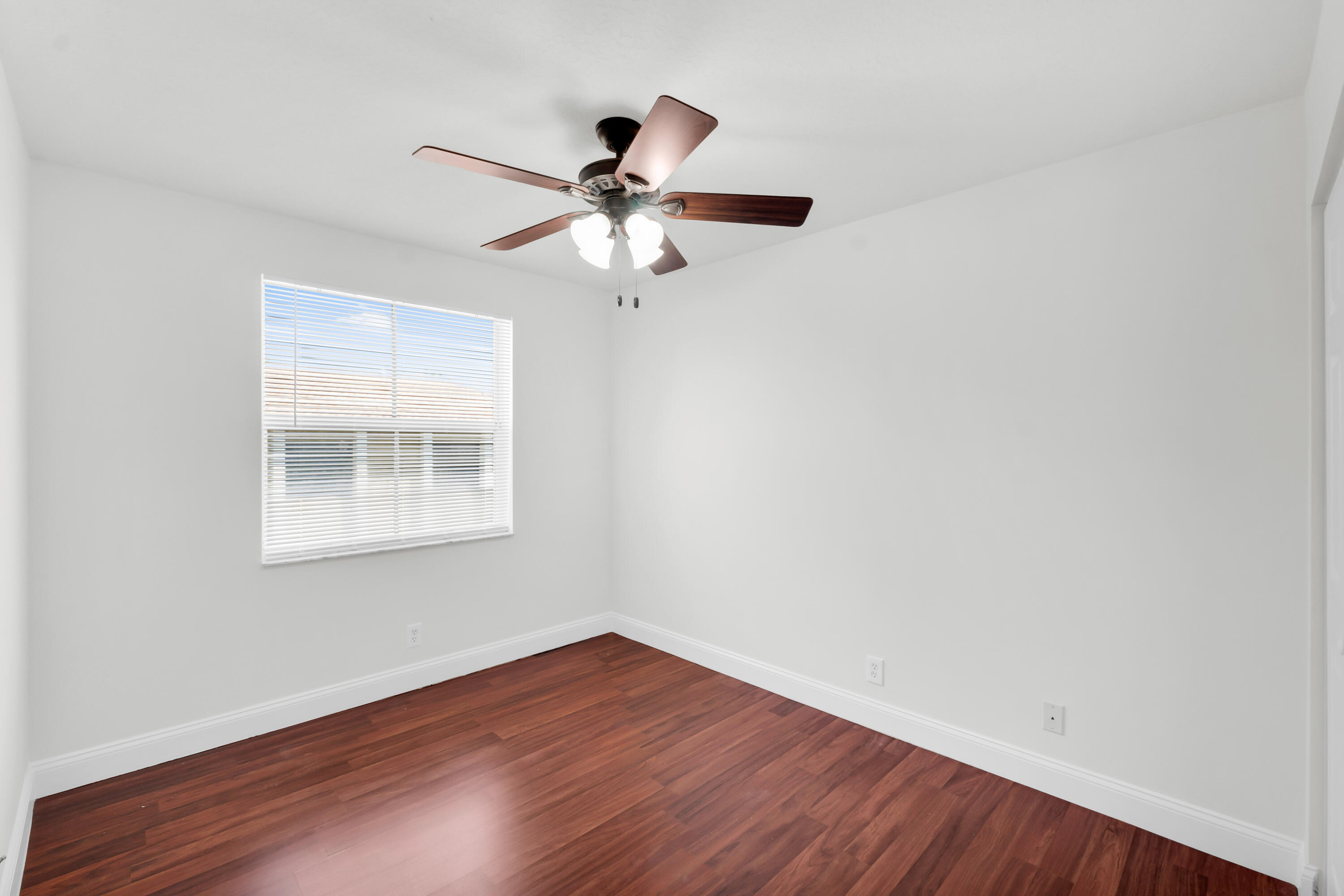 2581 Riverside Drive Coral Springs, FL 33065 - Photo 13 of 22 2581 Riverside Dr-15