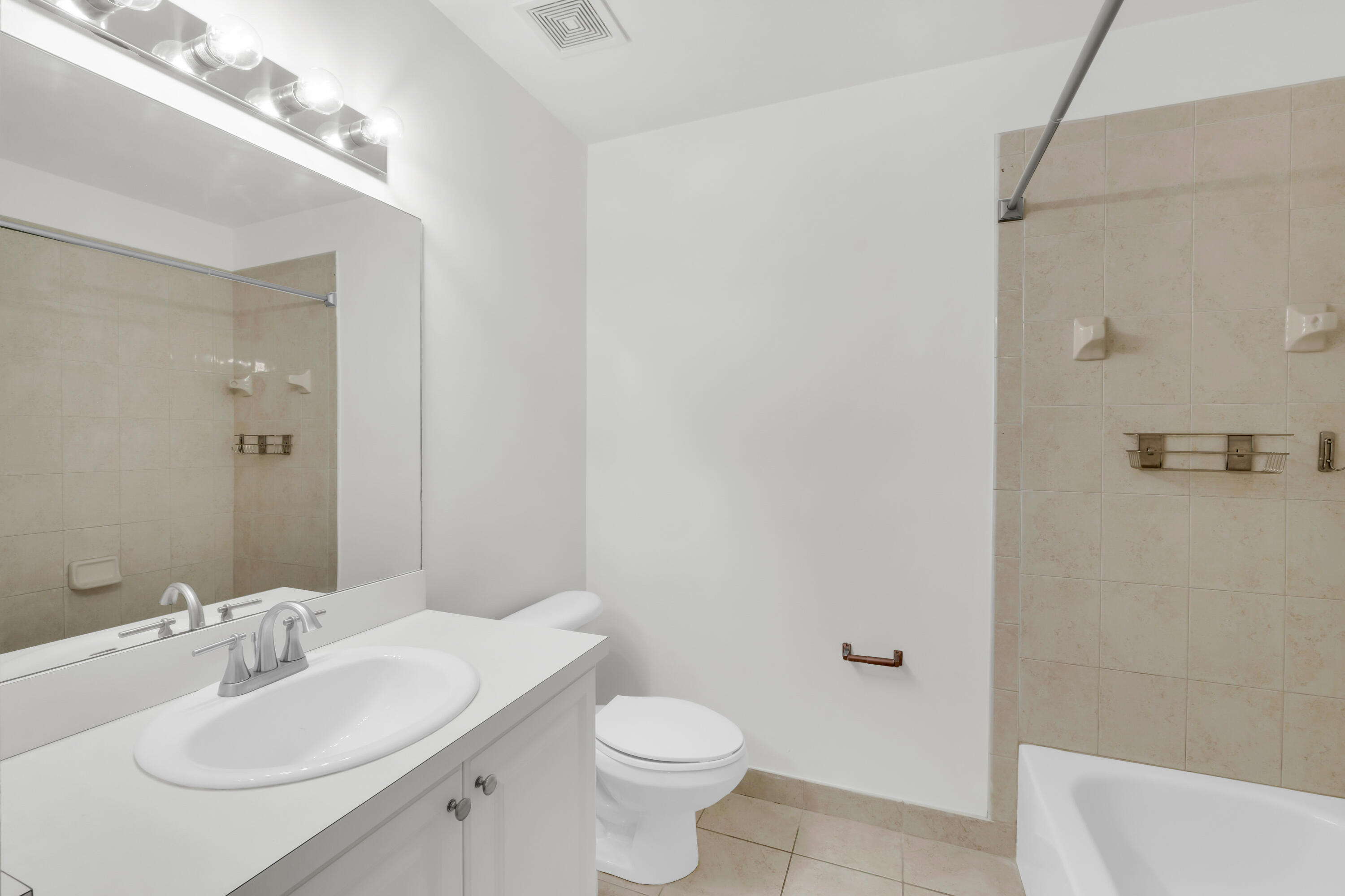 2581 Riverside Drive Coral Springs, FL 33065 - Photo 16 of 22 2581 Riverside Dr-18