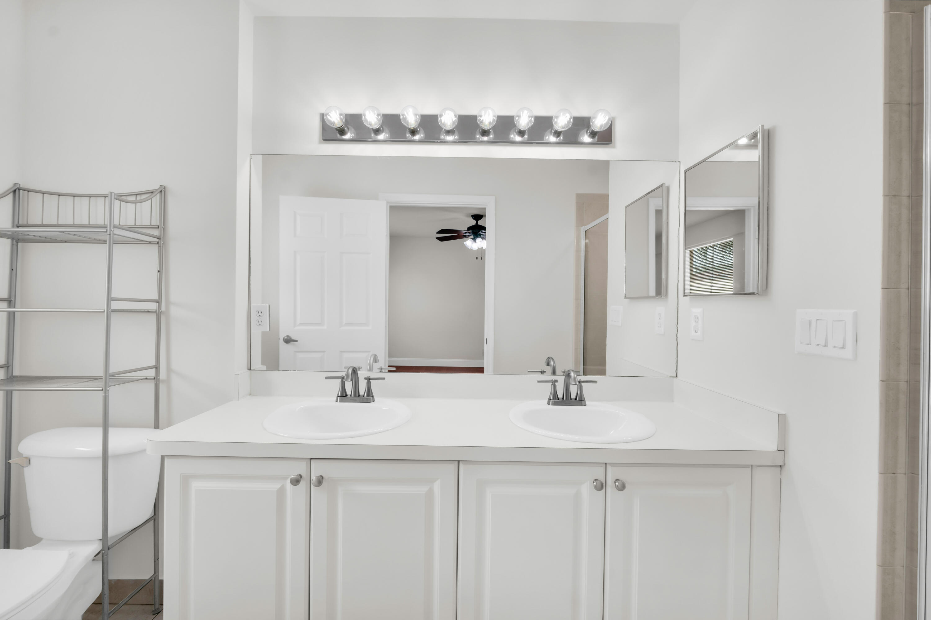 2581 Riverside Drive Coral Springs, FL 33065 - Photo 19 of 22 2581 Riverside Dr-21