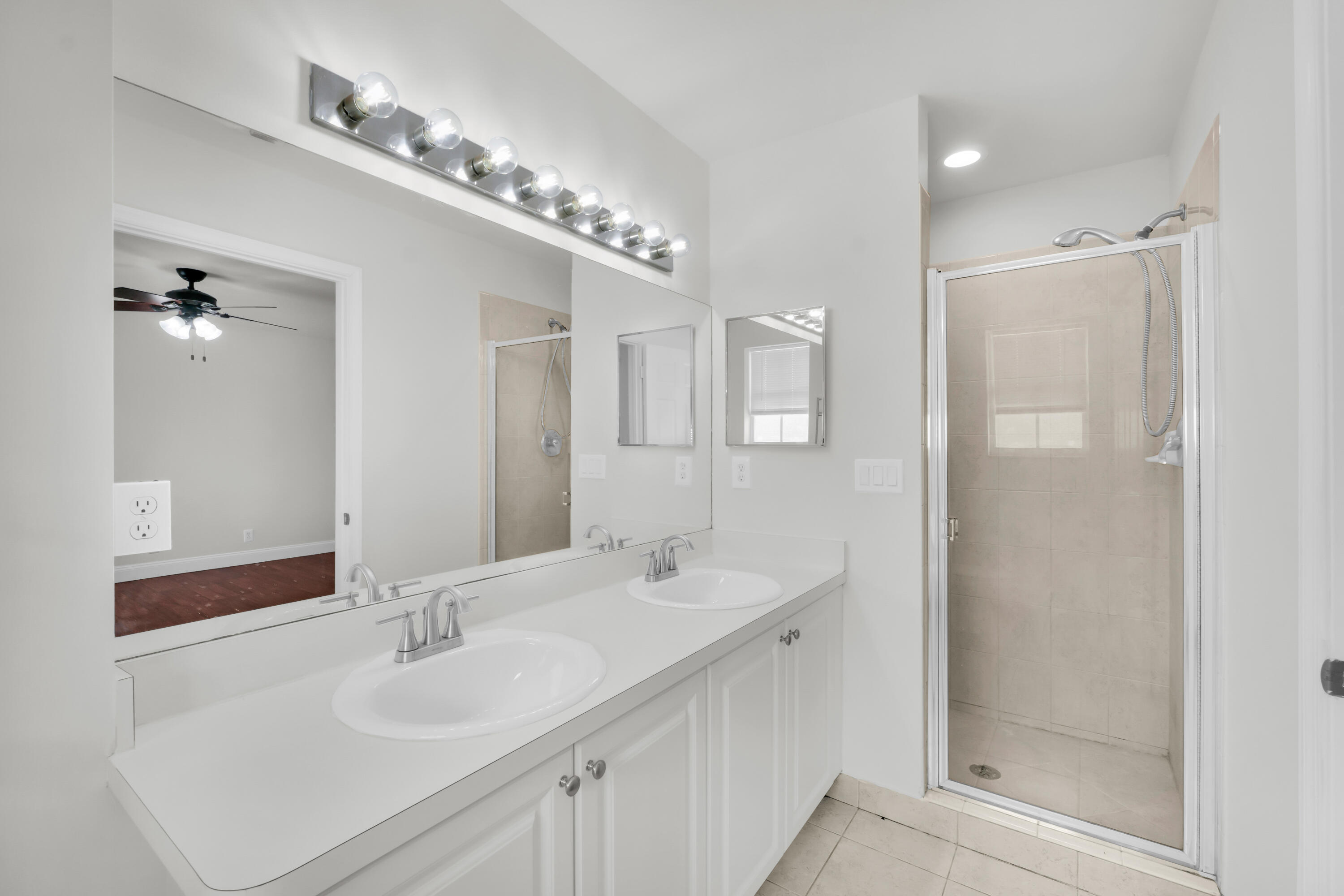 2581 Riverside Drive Coral Springs, FL 33065 - Photo 20 of 22 2581 Riverside Dr-22