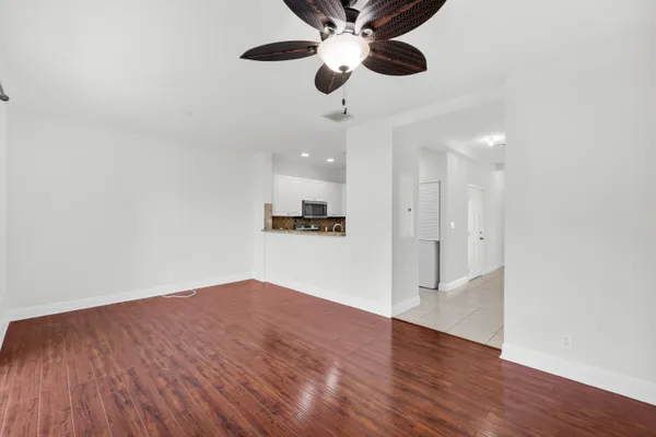 $3,000 | 2581 Riverside Drive, Coral Springs, FL 33065