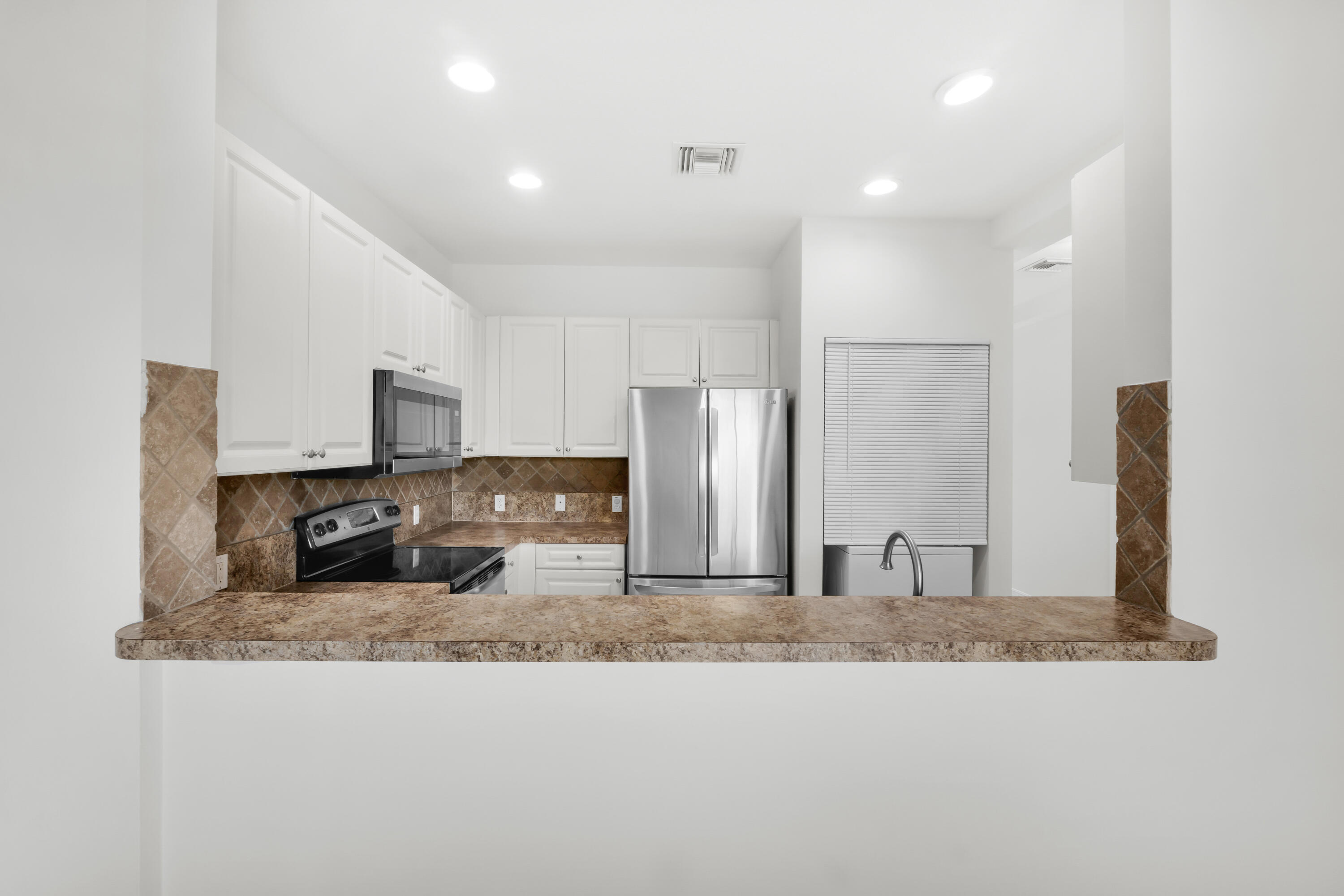 2581 Riverside Drive Coral Springs, FL 33065 - Photo 7 of 22 2581 Riverside Dr-7