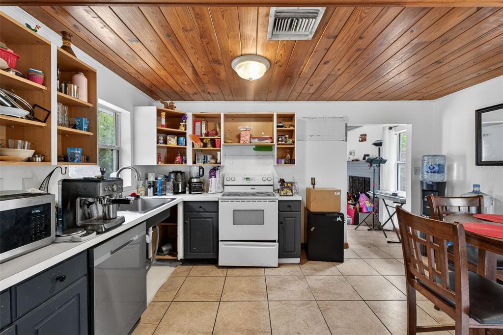 8023 Stone Road Apopka, FL 32703 - Photo 8 of 24