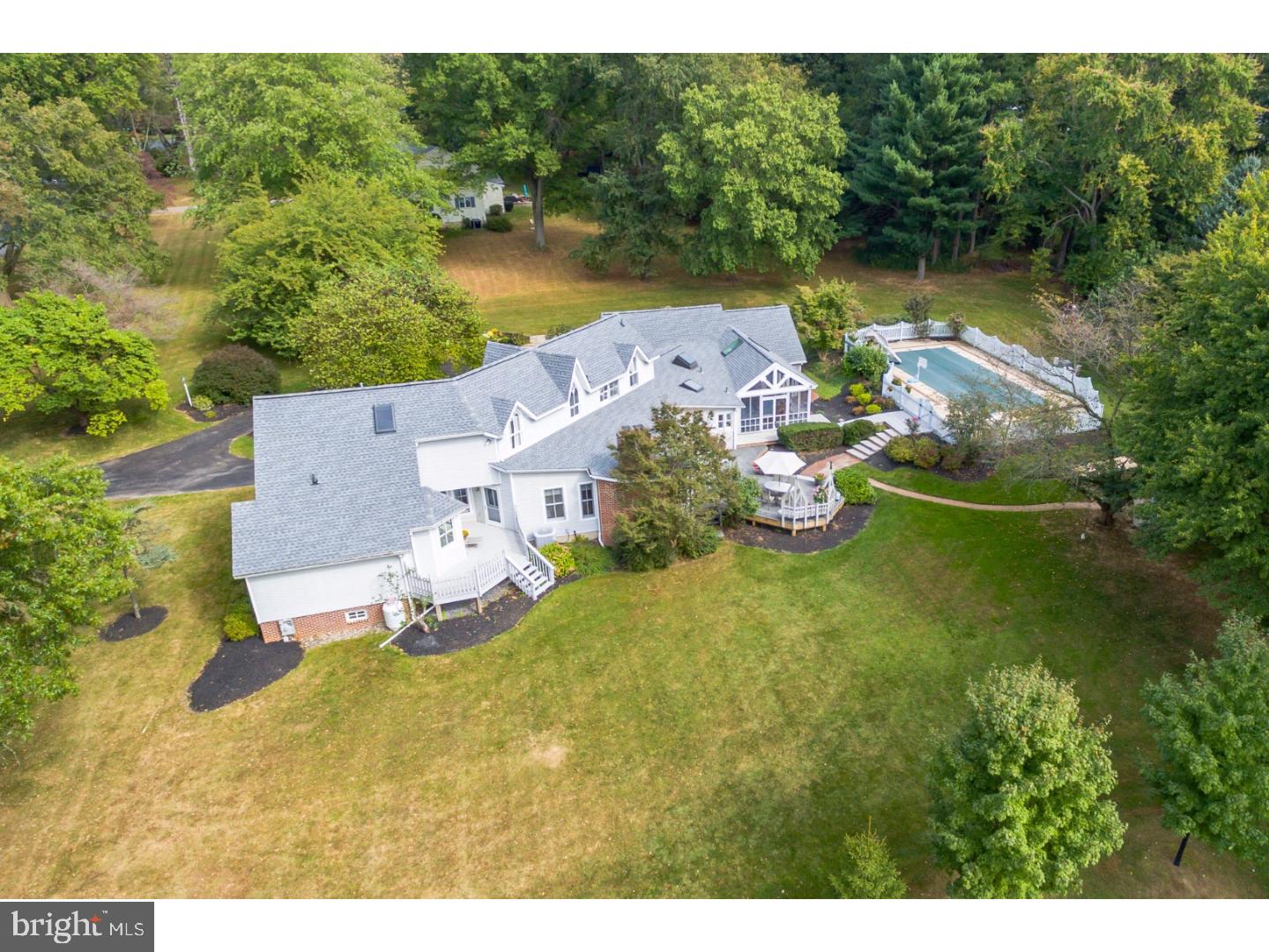 8 Wood Ridge Road Thornton, PA 19373 - Photo 2 of 25 View