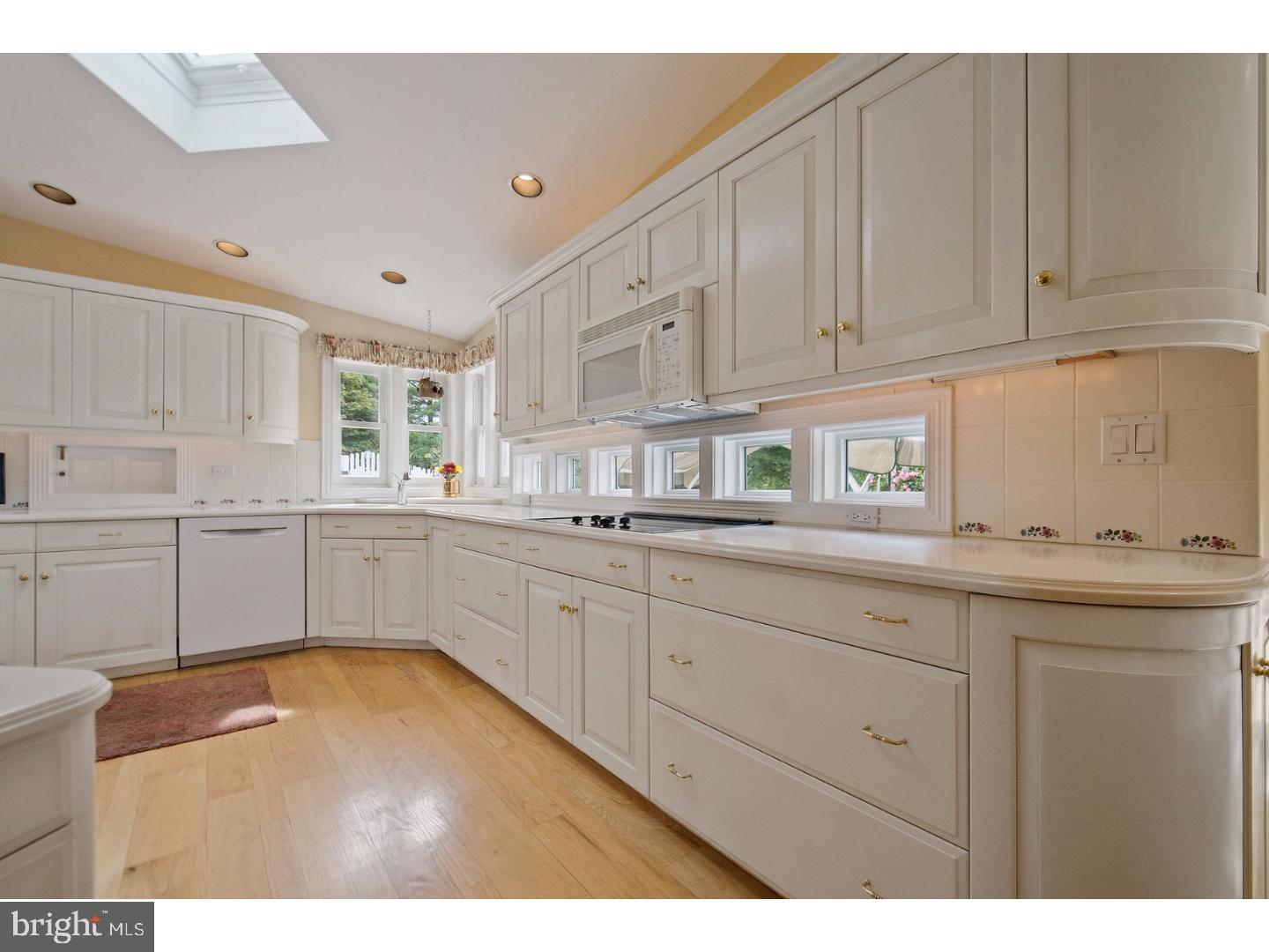8 Wood Ridge Road Thornton, PA 19373 - Photo 9 of 25 Kitchen