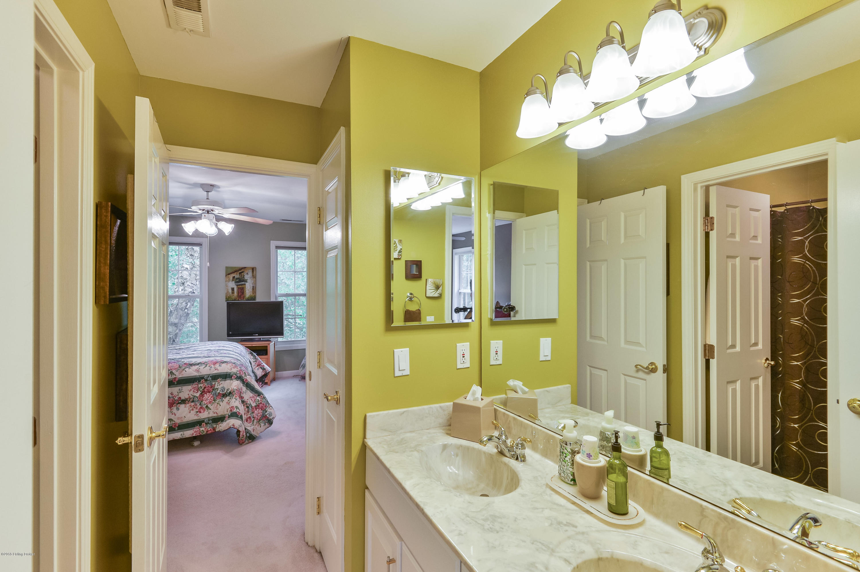 6204 Walnut Ridge Trail Prospect, KY 40059 - Photo 23 of 41 Jack and Jill Bath for Bedrooms #2 and #3