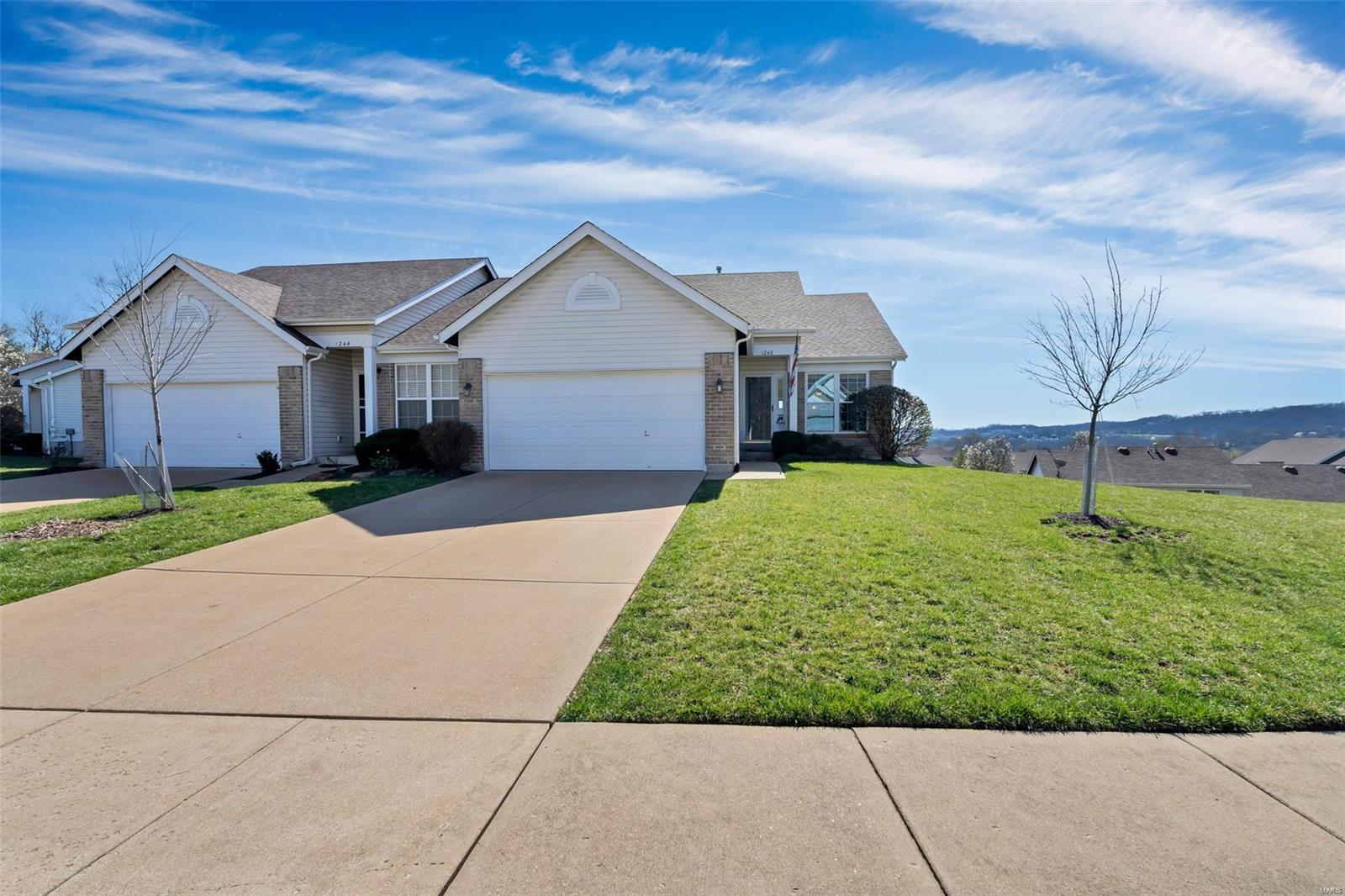 1248 Hunters Chase Drive Eureka, MO 63025 - Photo 4 of 39