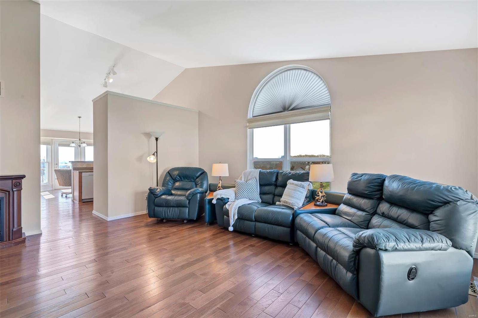 1248 Hunters Chase Drive Eureka, MO 63025 - Photo 9 of 39