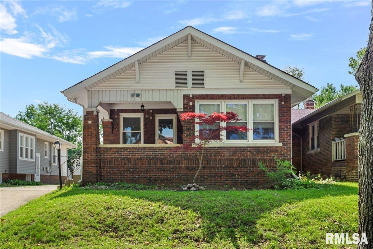 2141 South 4th Street Springfield, IL 62703 - Photo 1 of 49