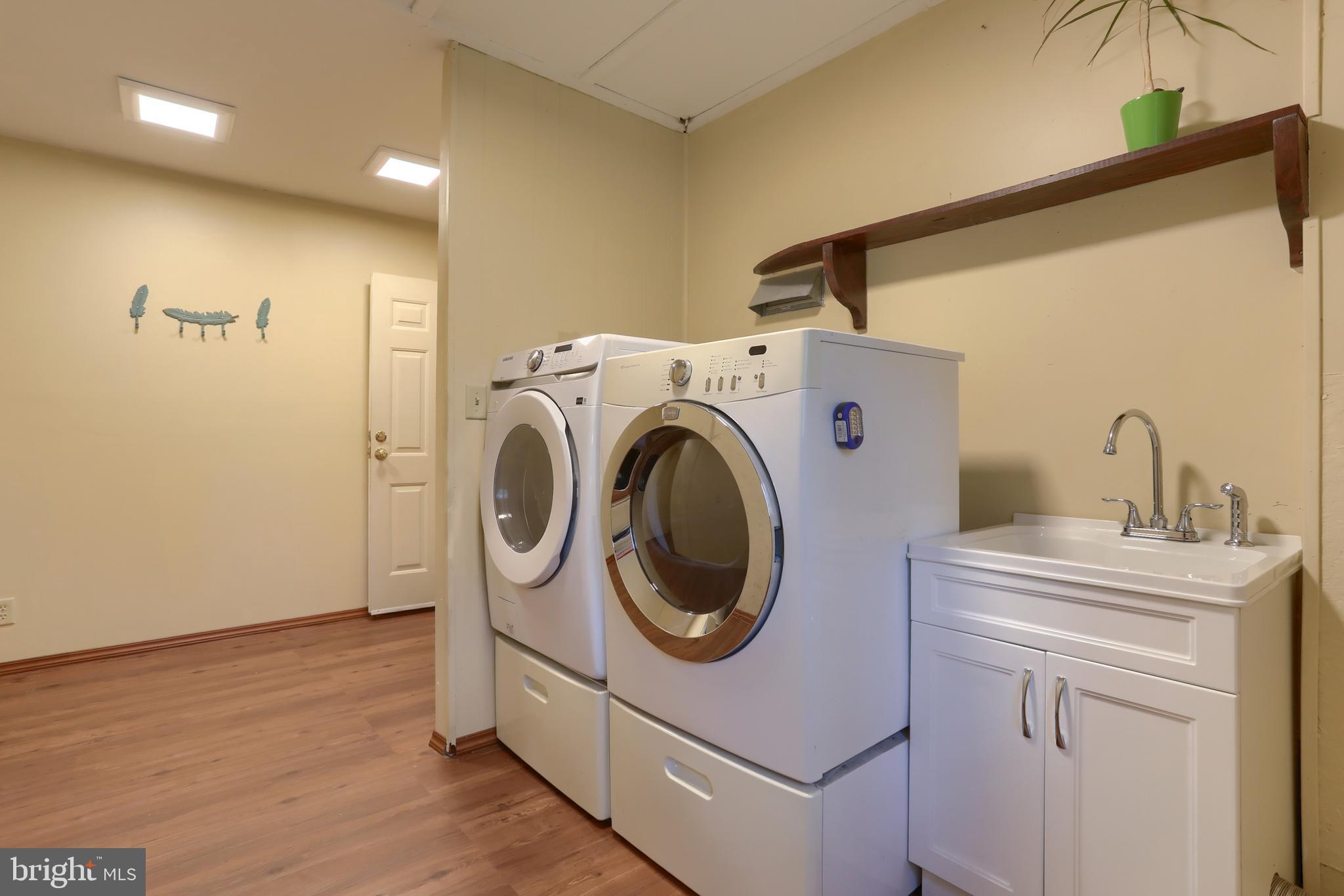 903 Tulip Tree Drive Lebanon, PA 17042 - Photo 23 of 54 a utility room with dryer and washer