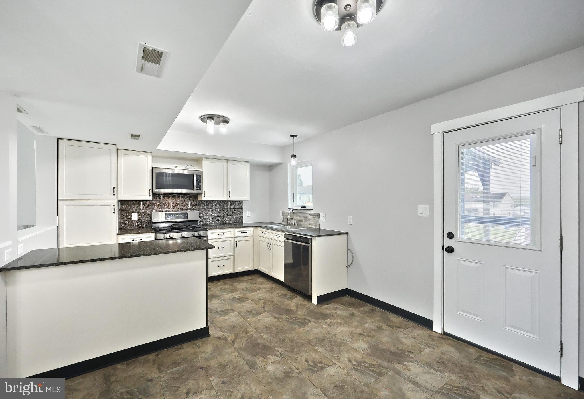3108 Sundial Road Dover, PA 17315 - Photo 13 of 34 Gallery Image 13