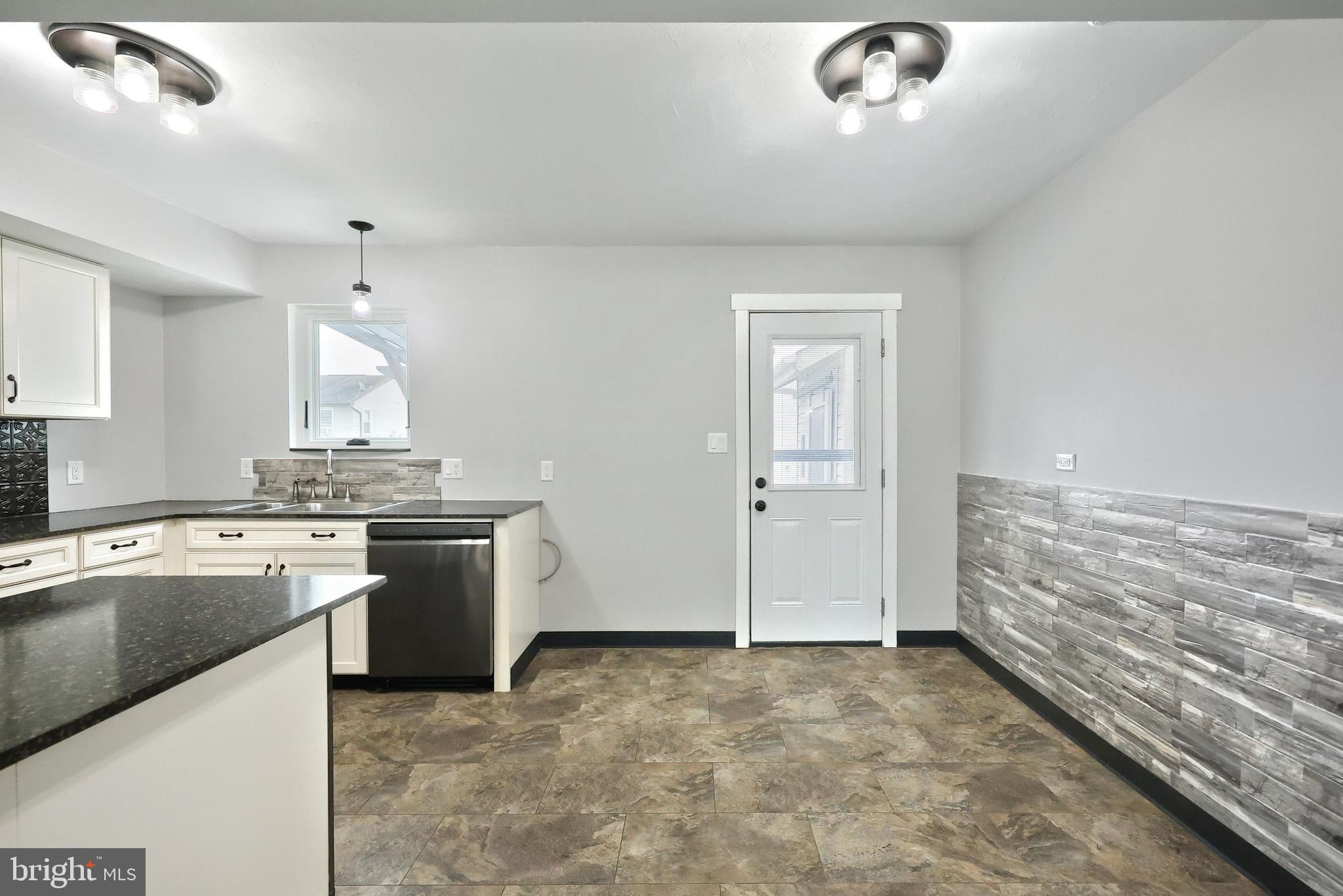 3108 Sundial Road Dover, PA 17315 - Photo 14 of 34 Gallery Image 14