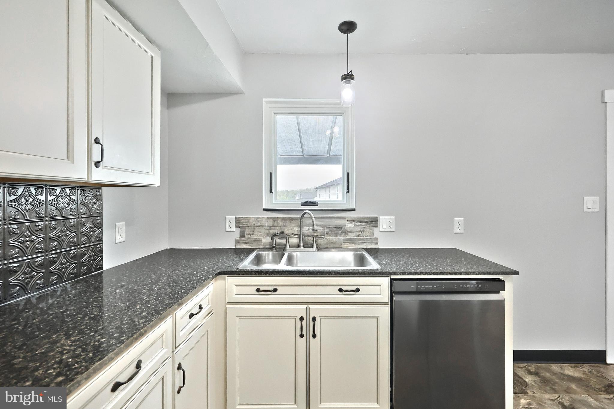 3108 Sundial Road Dover, PA 17315 - Photo 16 of 34 Gallery Image 16