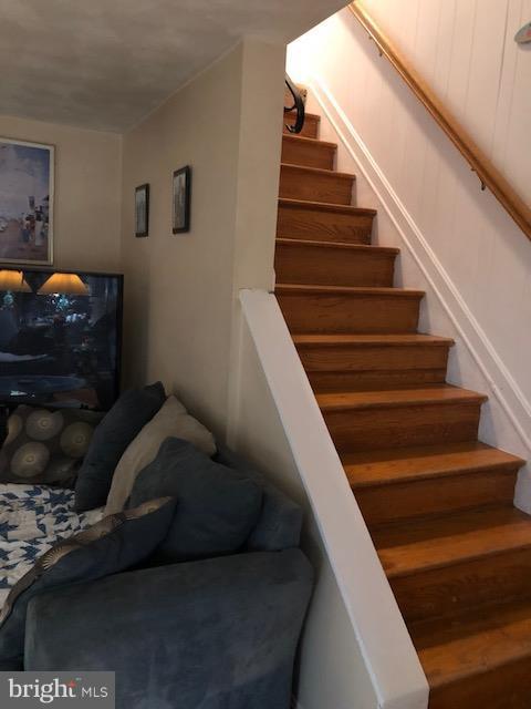 7802 Kavanagh Road Baltimore, MD 21222 - Photo 4 of 9 a view of entryway and hall