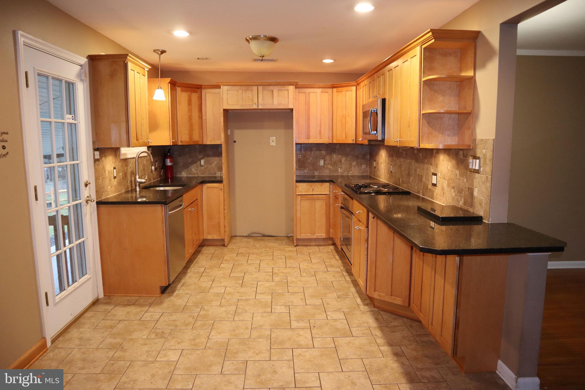 3304 Lisa Road Norristown, PA 19403 - Photo 2 of 55 Gallery Image 2