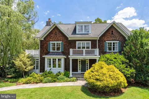 $2,195,000 | 7032 Wilson Lane, Bethesda, MD 20817