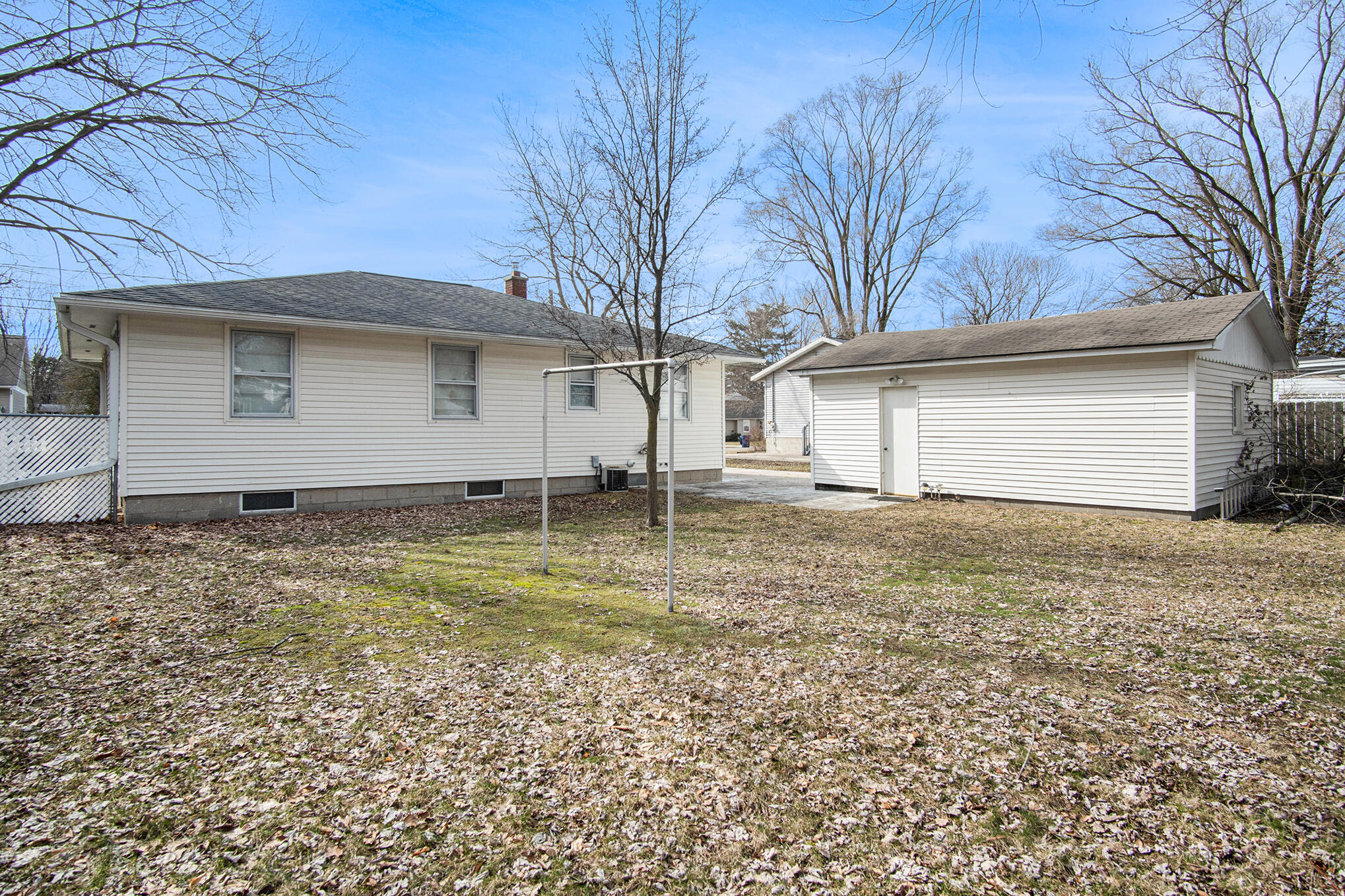 690 August Road Norton Shores, MI 49441 - Photo 23 of 27 DSC08274