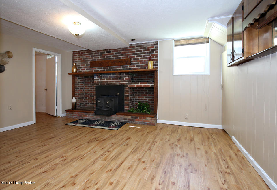 211 Topfield Road Louisville, KY 40229 - Photo 22 of 39 Basemnt Fam Rm