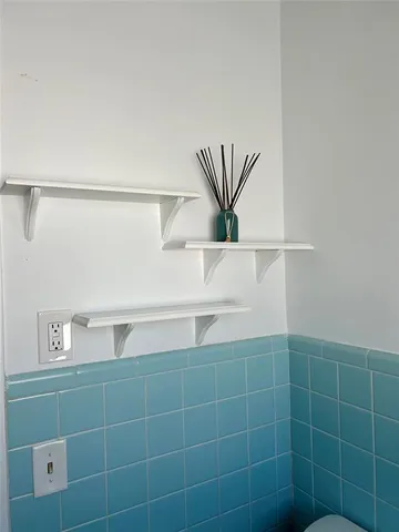 $2,100 | 4307 Sea Grape Drive, Unit 1, Fort Lauderdale, FL 33308