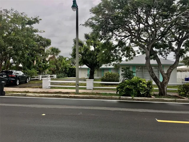 $2,100 | 4307 Sea Grape Drive, Unit 1, Fort Lauderdale, FL 33308