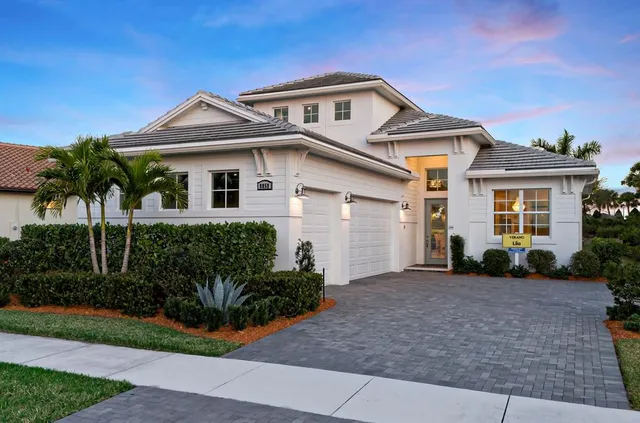 $679,990 | 13623 Southeast Grovewood Drive, Port St. Lucie, FL 34984