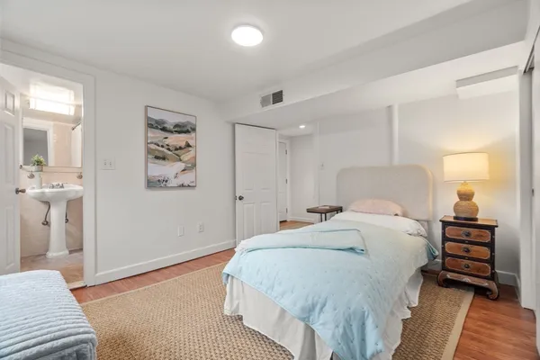 $2,550,000 | 520 Clinton Road, Brookline, MA 02467