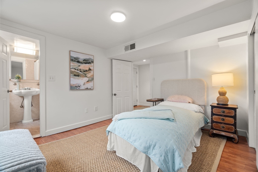 520 Clinton Road Brookline, MA 02467 - Photo 14 of 23