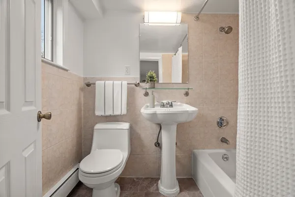 $2,550,000 | 520 Clinton Road, Brookline, MA 02467