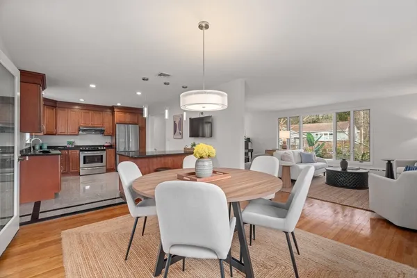 $2,550,000 | 520 Clinton Road, Brookline, MA 02467