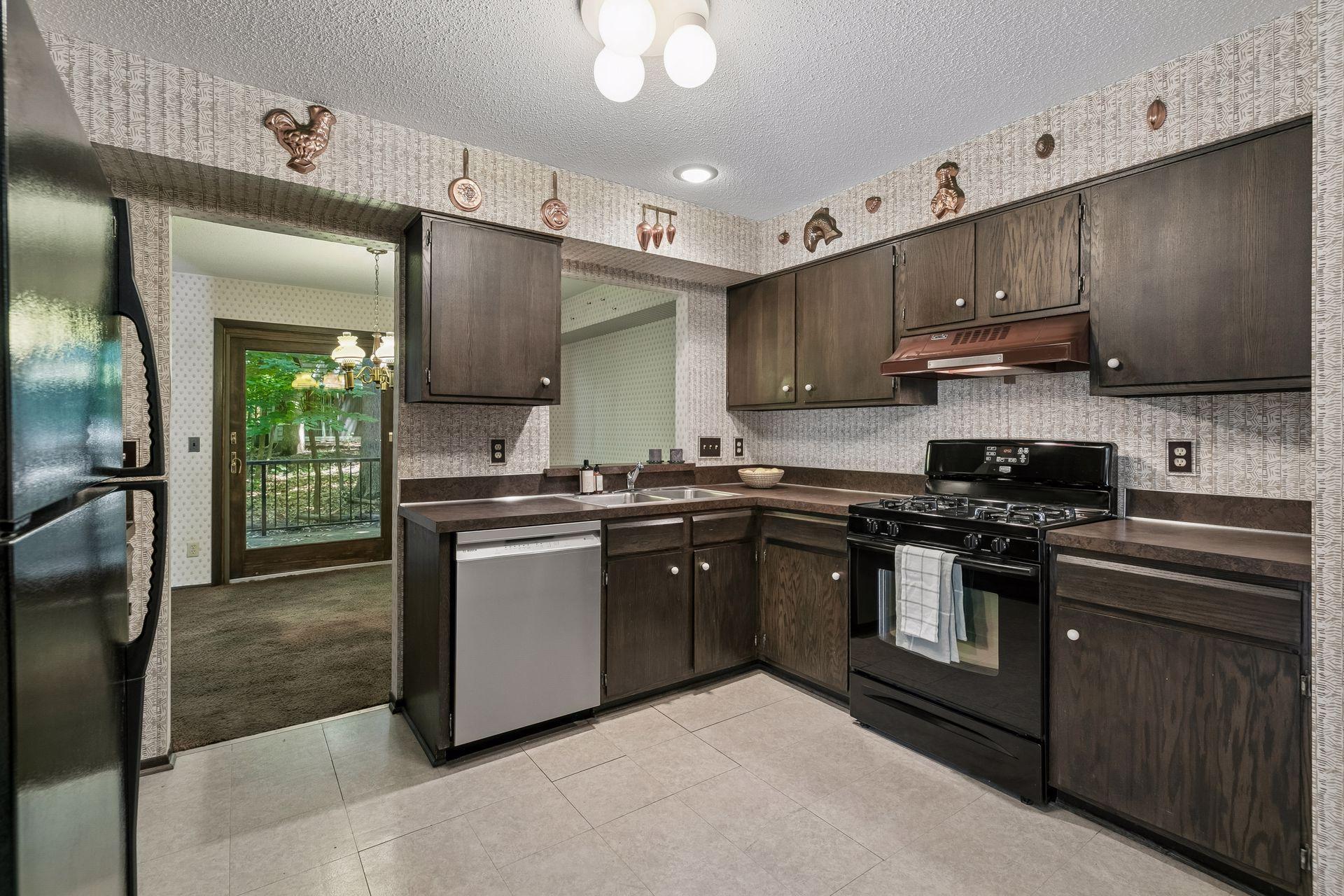 8791 Basswood Road Eden Prairie, MN 55344 - Photo 14 of 39